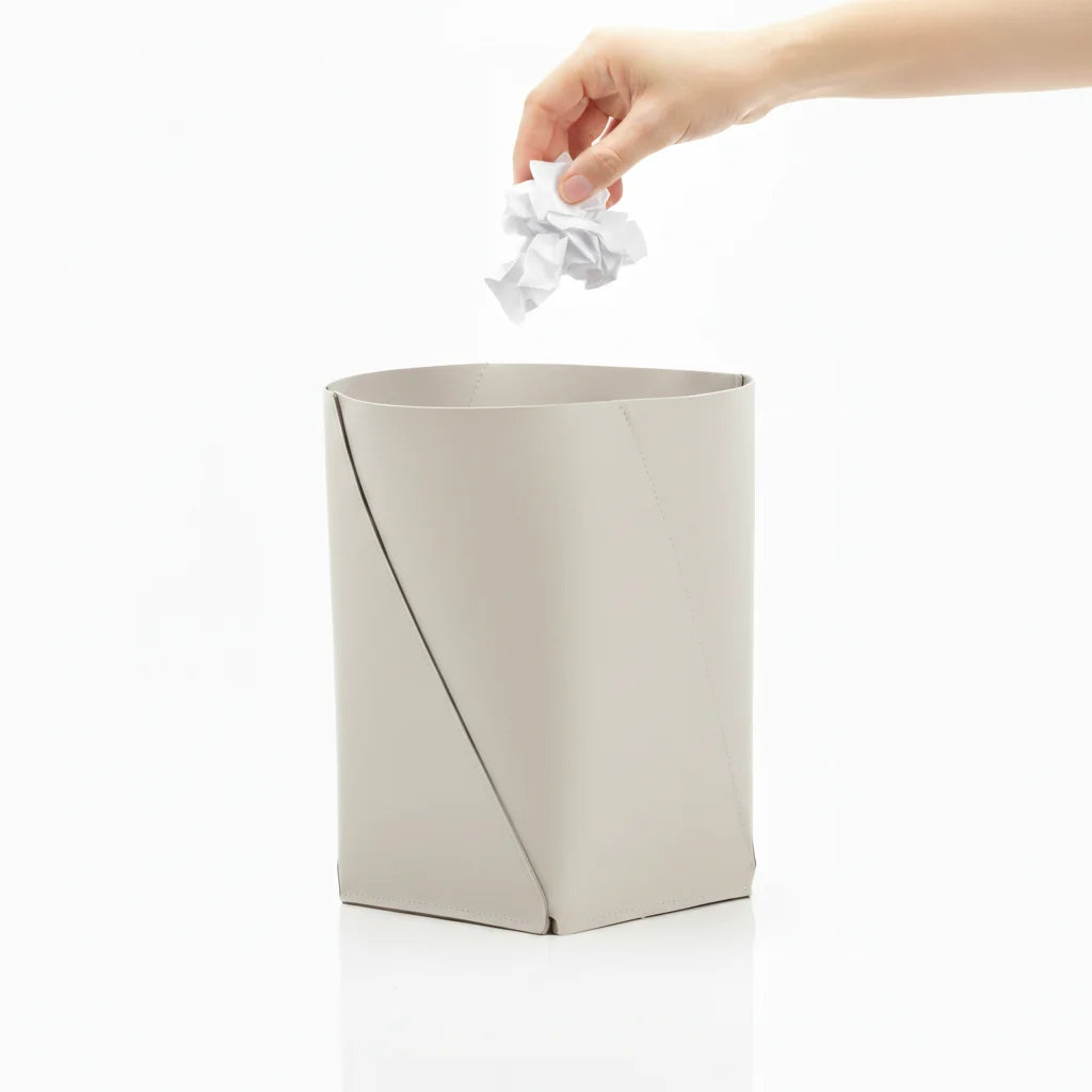 Petite corbeille cuir recyclé sans anse - Vacavaliente